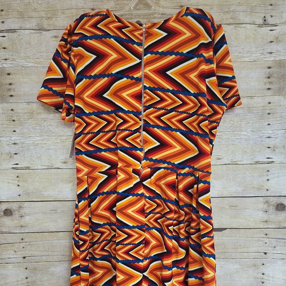 LuLaRoe NWT 3XL Amelia Dress - Shades of Orange Geometric - Dress has Pockets!! - Picture 3 of 8